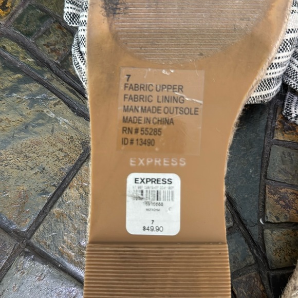 Express Women's Fabric Knot Slide Sandal - Picture 7 of 10